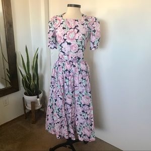 VTG 80s Laura Ashley floral puff sleeve summer weight tea dress